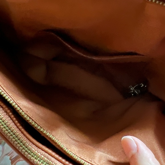 (SOLD! NO LONGER AVAILABLE) Universal Thread Goods Co Dome Purse - Picture 2 of 7